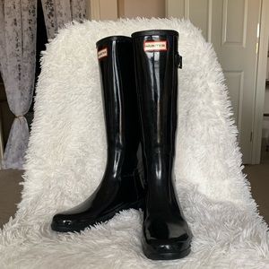 HARDLY EVER WORN Hunter Rain Boots